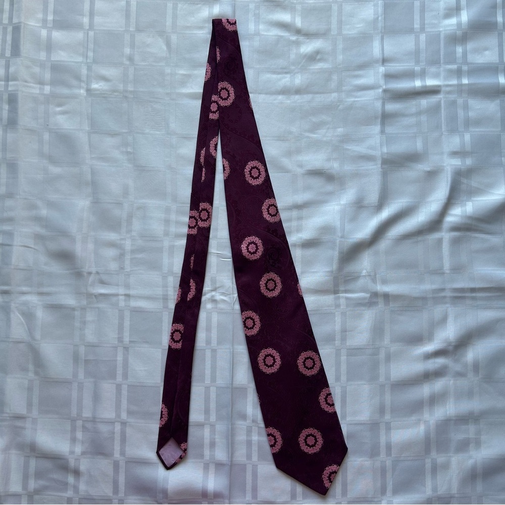 Yves Saint Laurent Vintage Pink Tie with Subtle Paisley Design & Floral Pattern